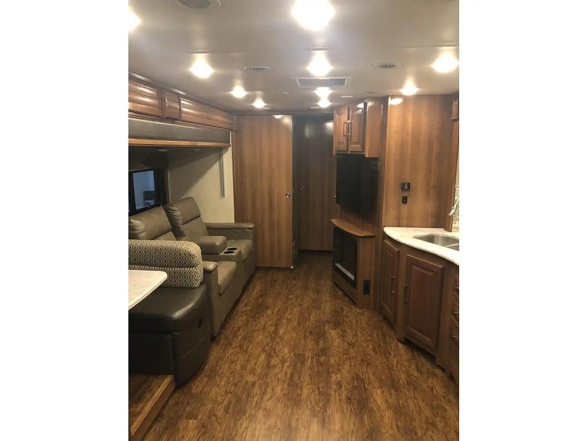 Used 2019 Coachmen Mirada Select 37SB Class A Motorhome