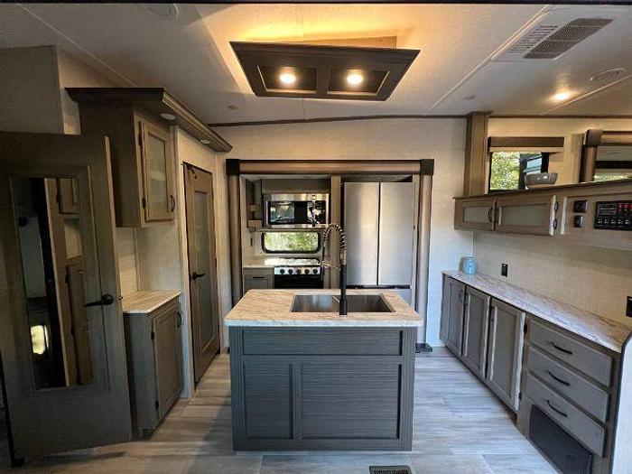 Used 2022 Coachman Chaparral 334FL