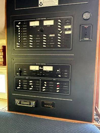 Used 2007 Albin Command Bridge 35