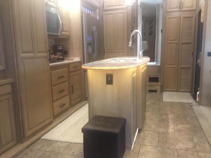 Used 2017 Crossroads Redwood RW4120GK