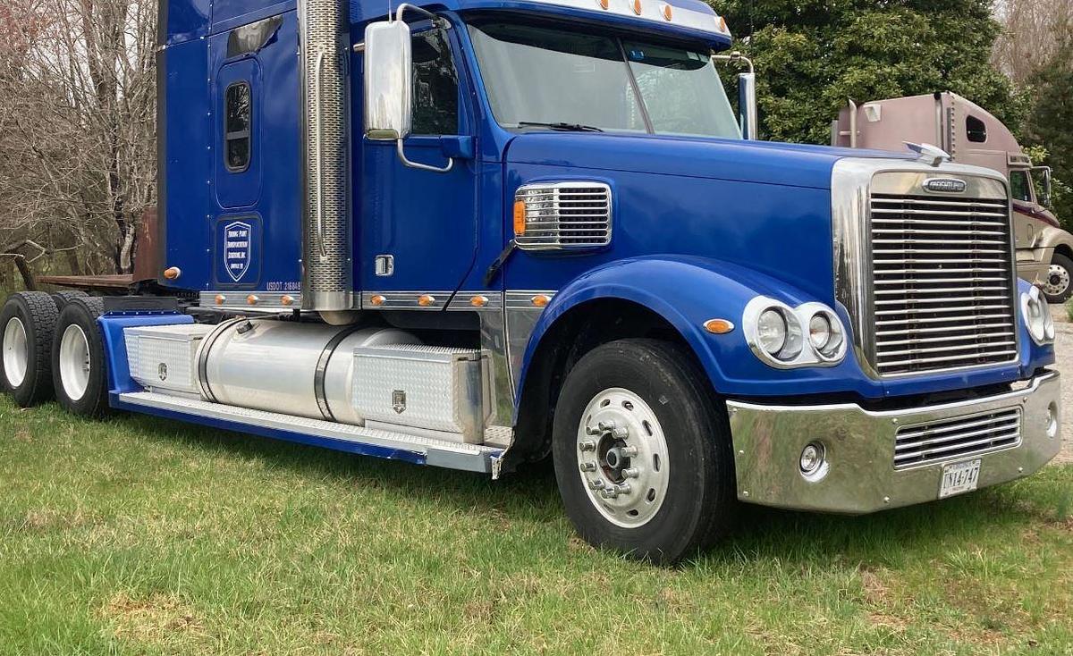 Used 2014 Freightliner Coronado Sleeper Semi Truck