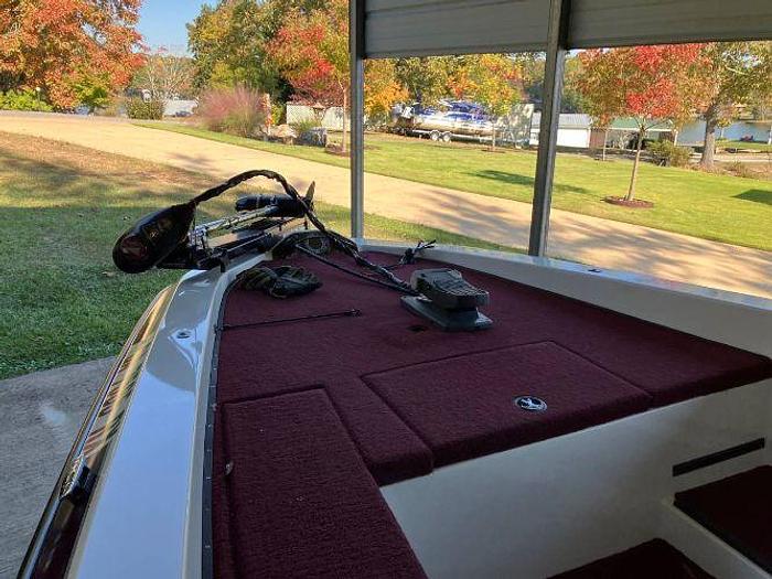 Used 2003 18 Foot Bumble Bee Bass Boat