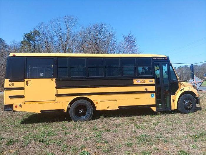 Used 2009 Freightliner Bus