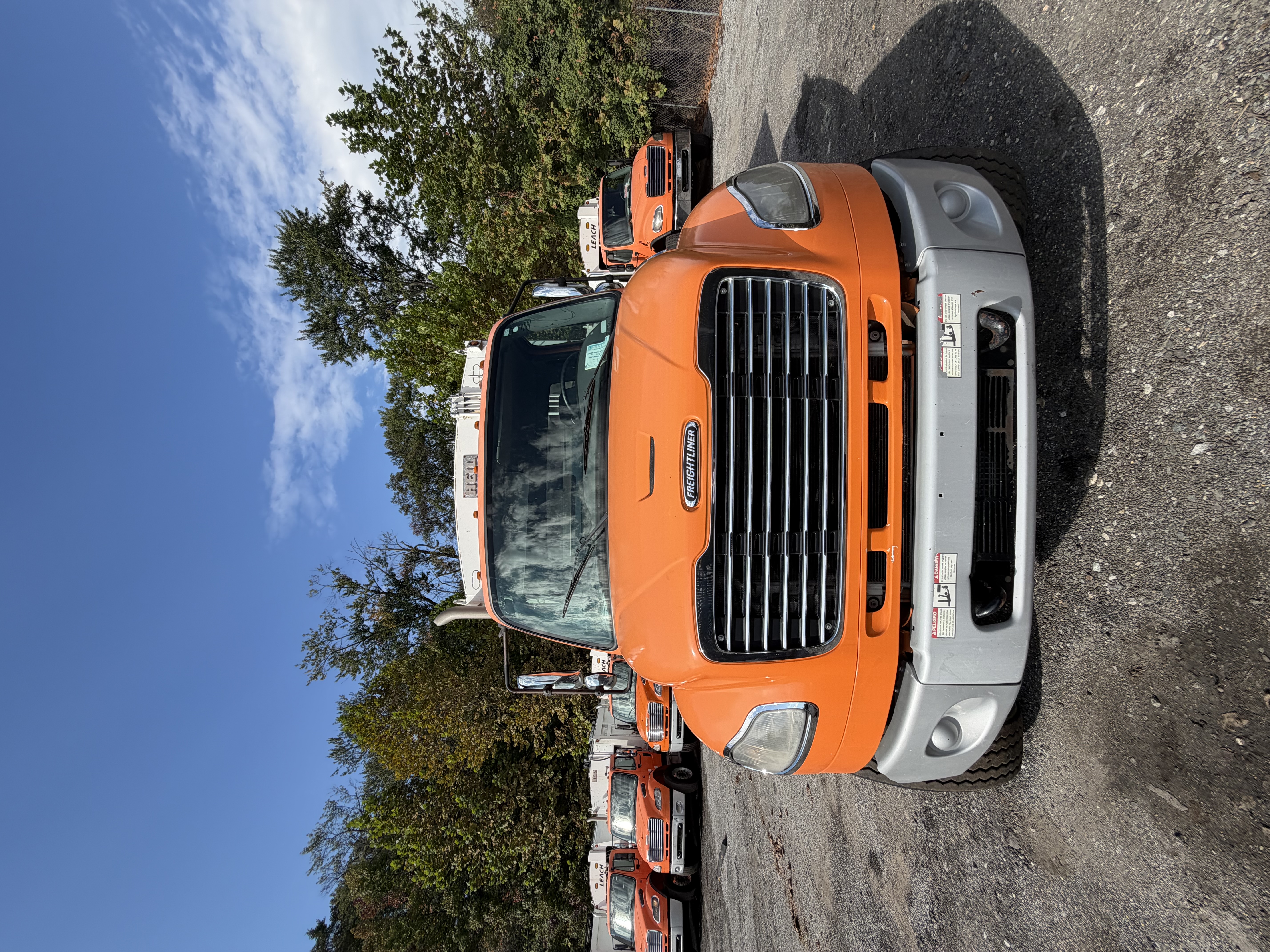 Used 2016 Freightliner 25 YD Leach