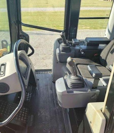Used 2012 CATERPILLAR 953D