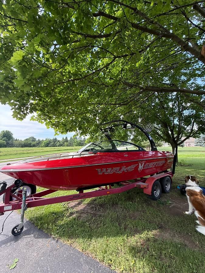 Used 2008 Malibu Wakesetter Ski Boat
