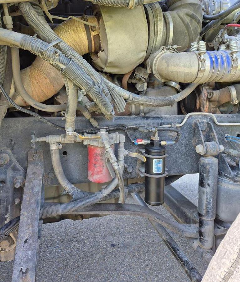 Used 2005 Freightliner Coronado 132 Sleeper Semi Truck