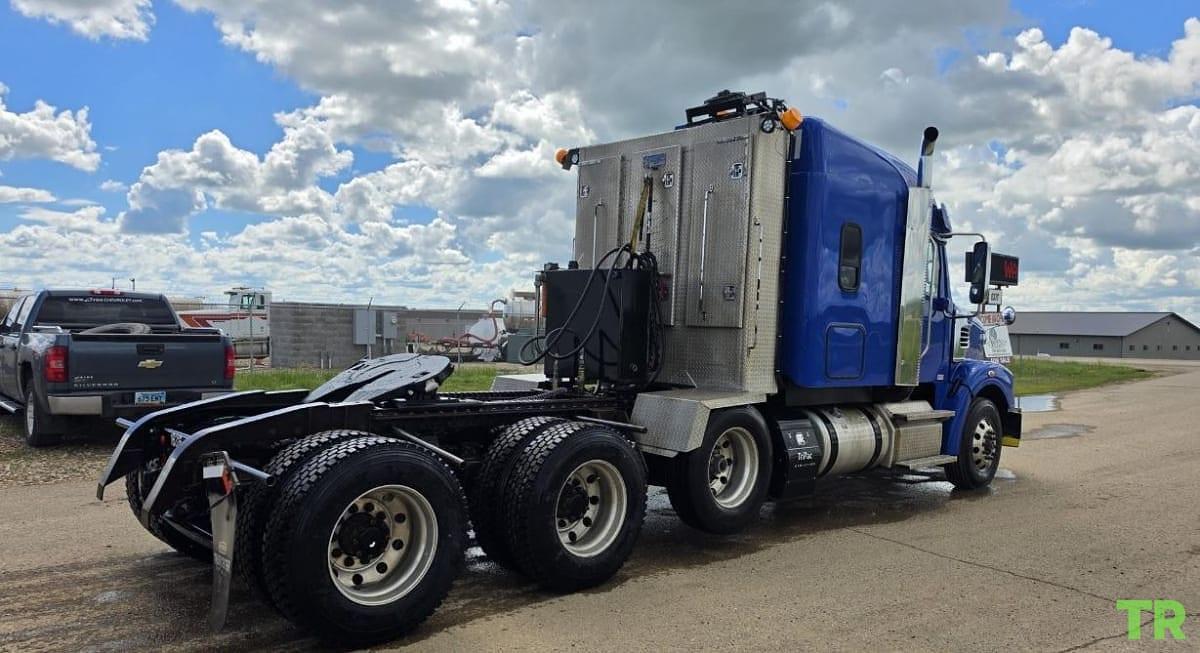 Used 2020 Freightliner Coronado 122SD