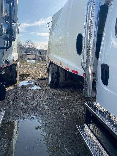 Used 2021 Freightliner M2 106