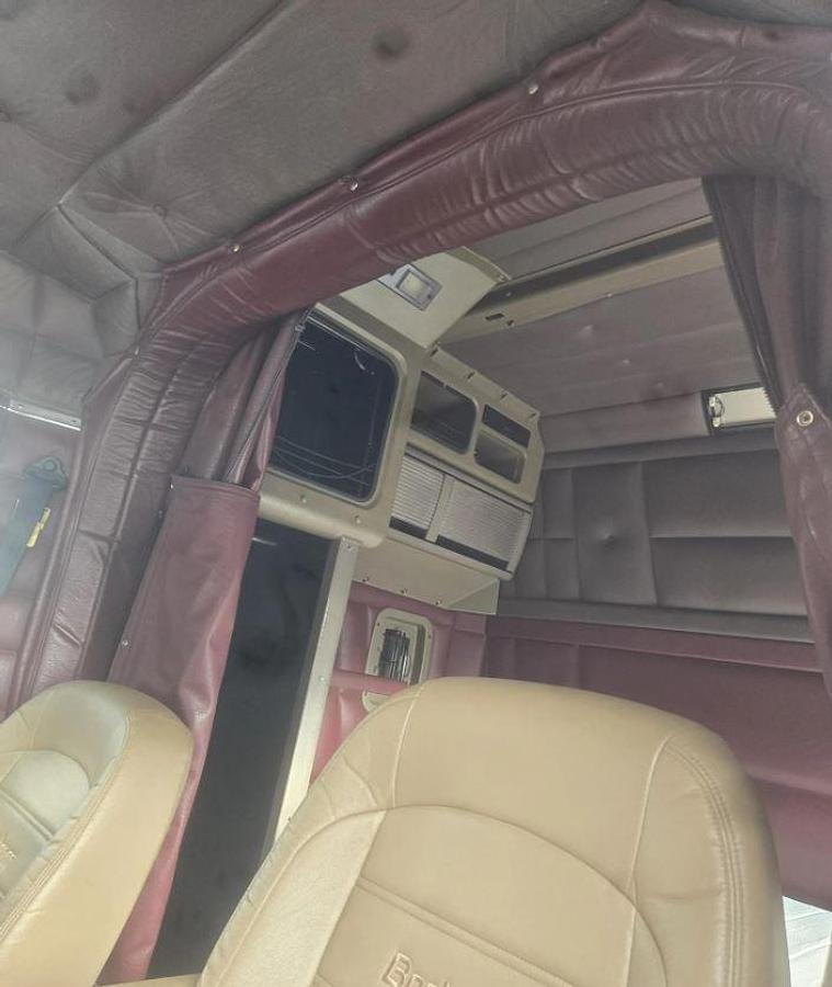 Used 2001 PETERBILT 379EXHD Conventional Sleeper Semi