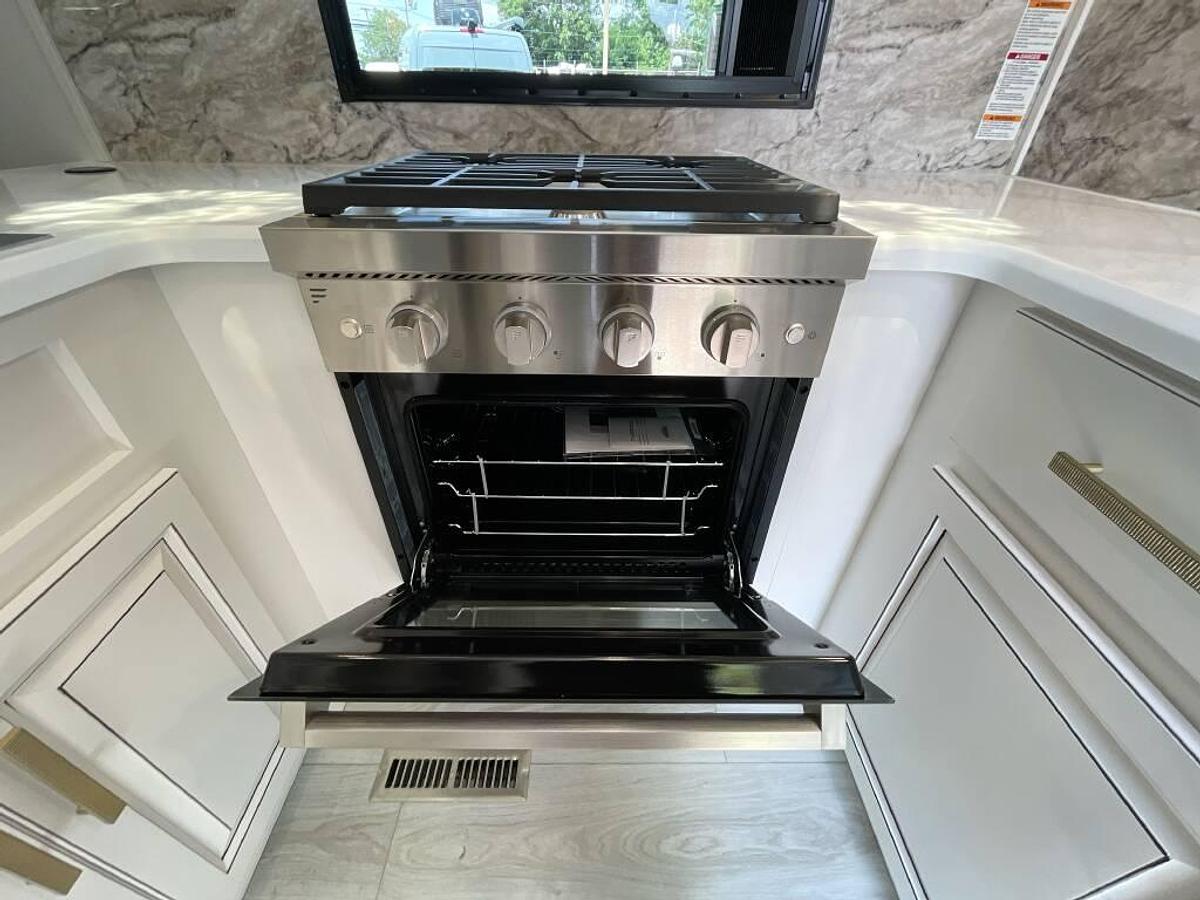 Used 2025 Keystone Montana 3915TB