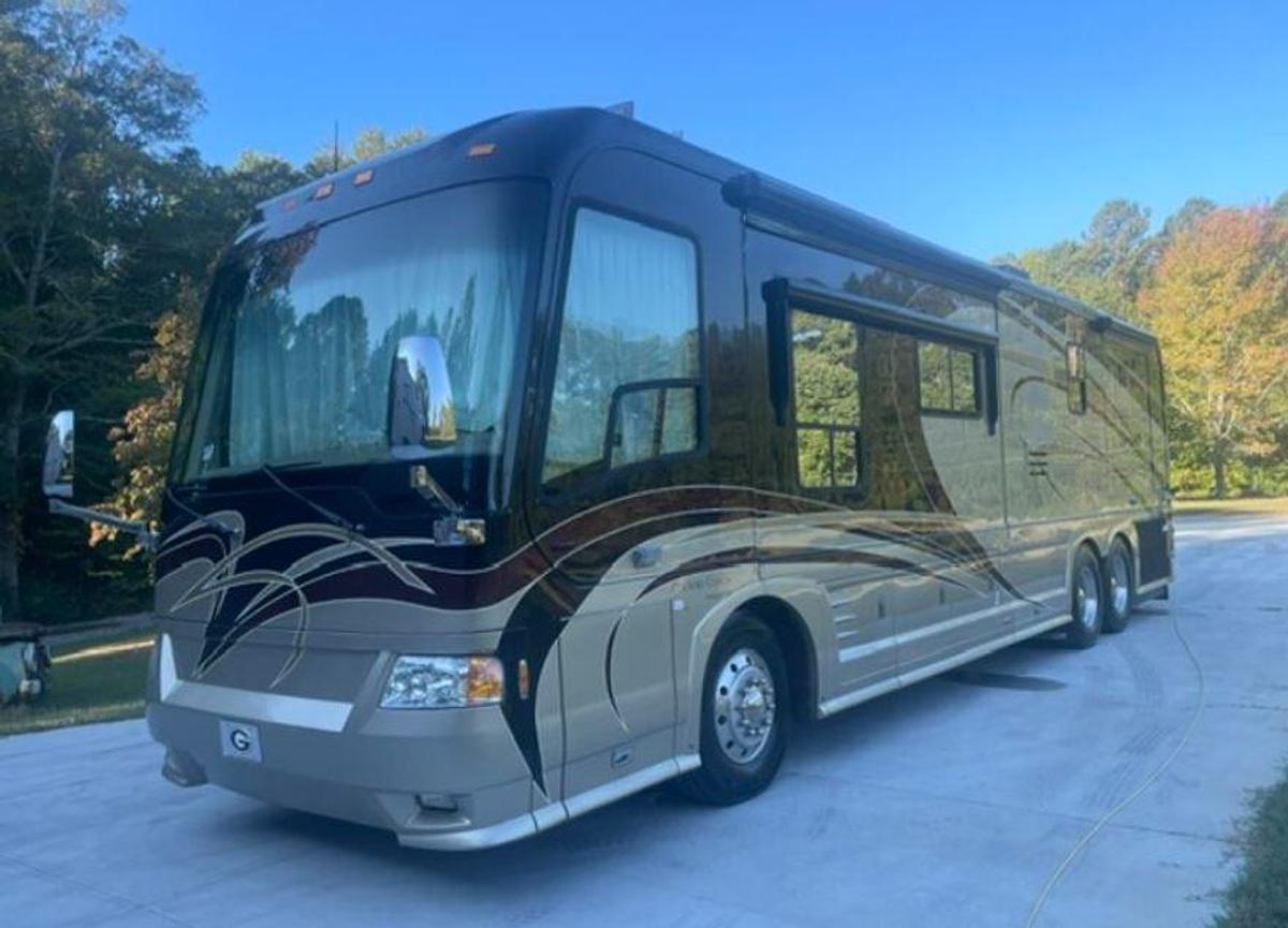 Used 2006 Country Coach Intrigue 530 Ovation