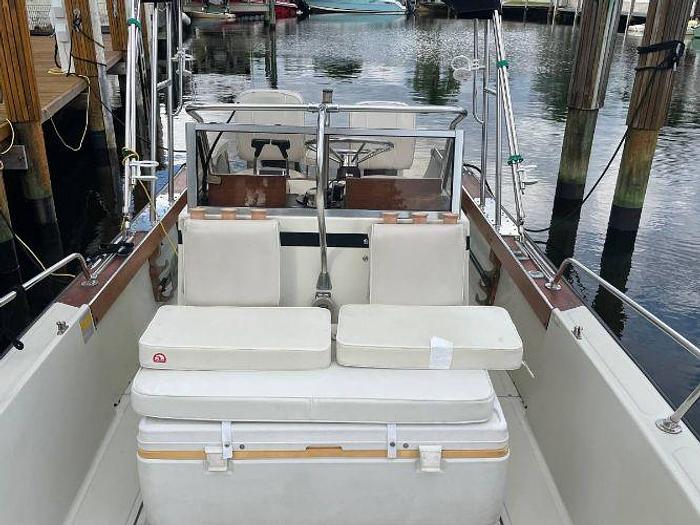 Used 1983 Boston Whaler 22 Outrage