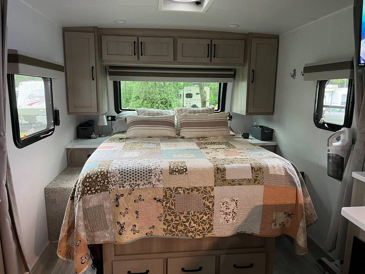 Used 2024 Forest River Rockwood Mini Lite 2205S