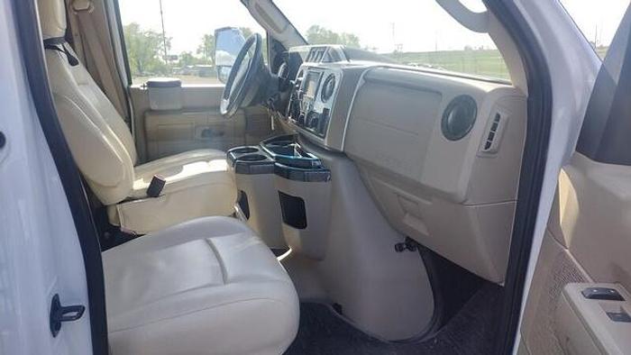 Used 2016 Itasca Cambria 27K