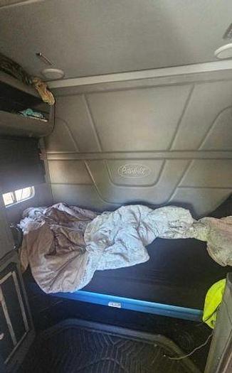 Used 2014 Peterbilt 579 Sleeper Truck