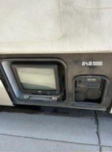 Used 2006 Fleetwood Discovery 39S