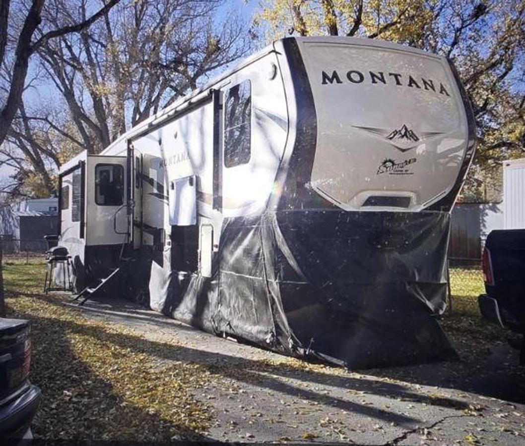 Used 2017 Keystone Montana 3721RL Fifth Wheel