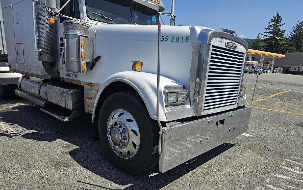 Used 2001 FREIGHTLINER FLD120 CLASSIC Conventional Sleeper Semi