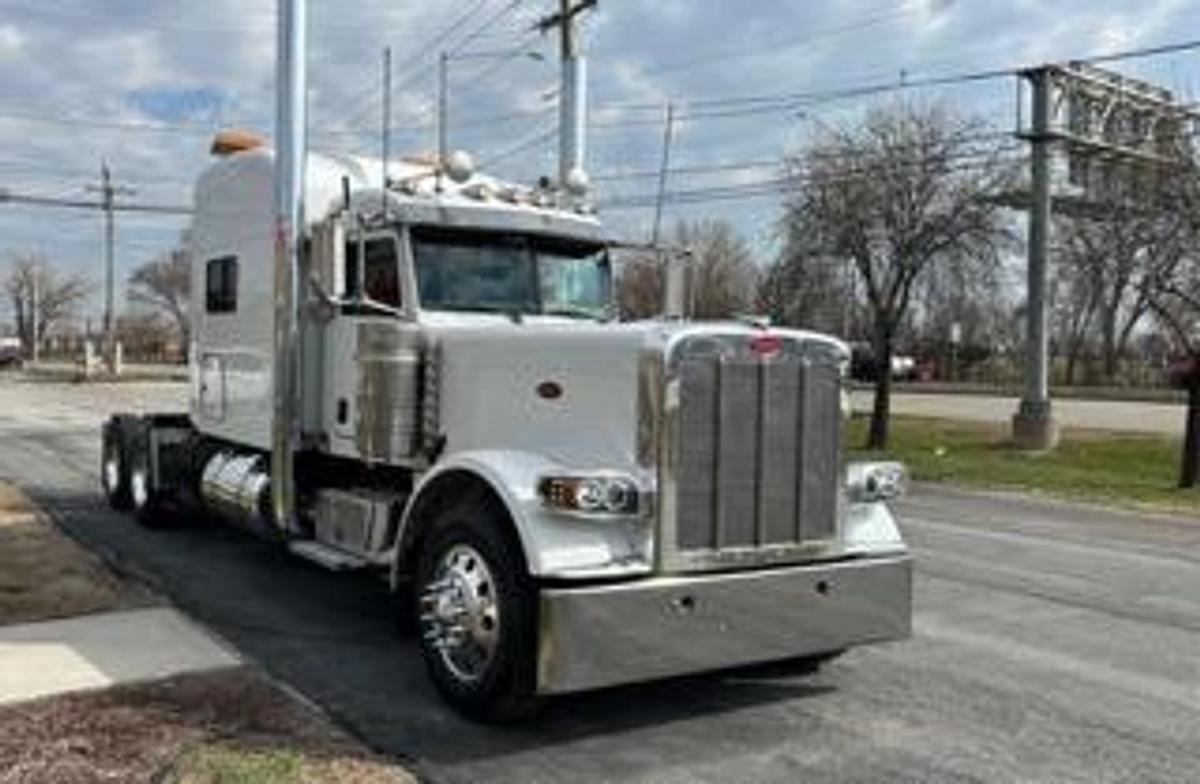 Used 2012 Peterbilt 389