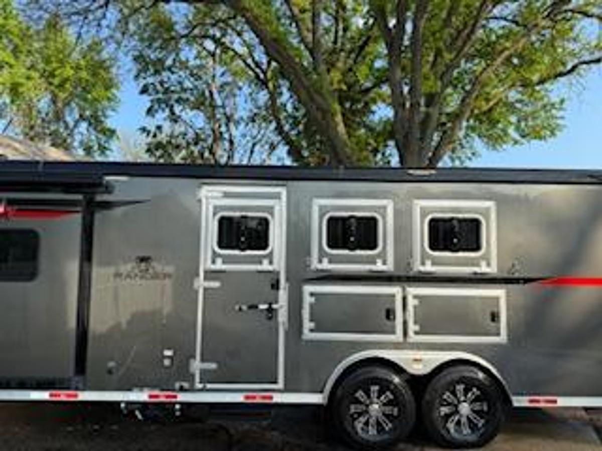 Used 2022 Bison Ranger Horse Trailer w/LQ