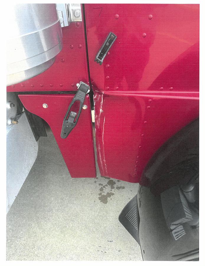 Used 2005 Peterbilt 379 EXHD Conventional Sleeper Semi