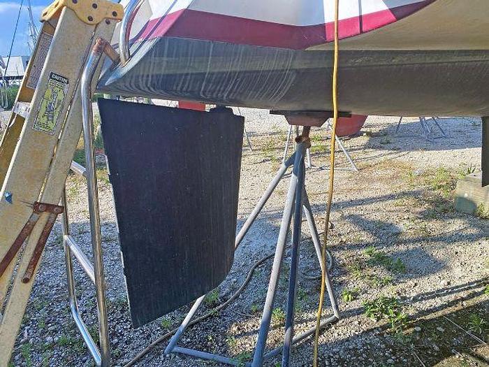 Used 1990 Endeavour Catamaran 30