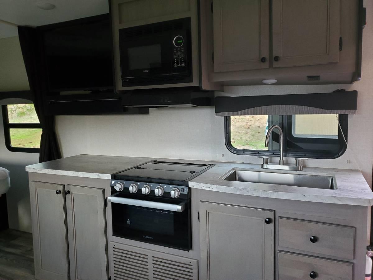 Used 2022 Mesa Ridge S-Lite 23' Travel Trailer