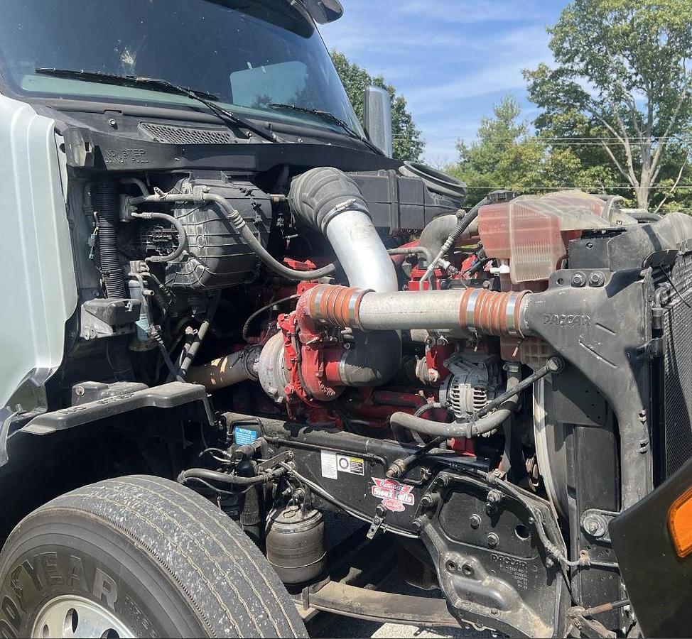 Used 2015 Peterbilt 579 Sleeper Semi Truck