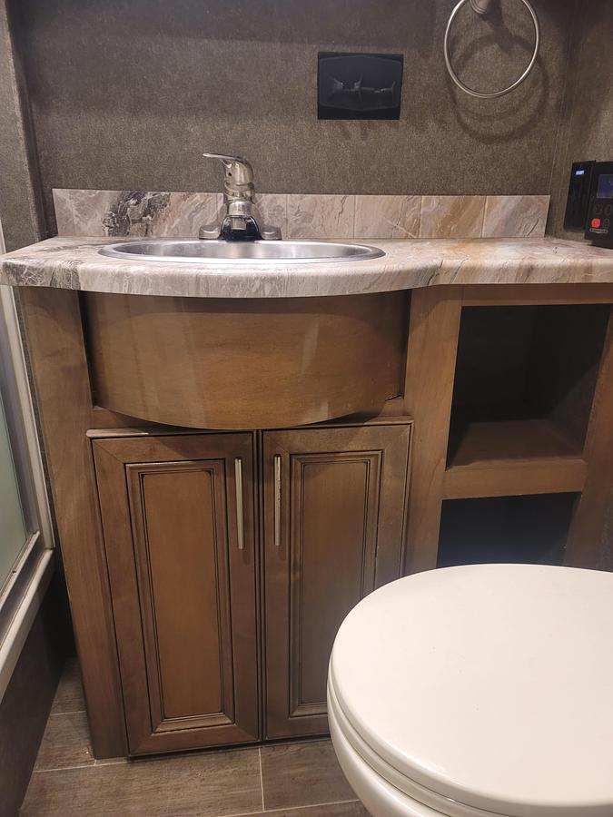 Used 2020 Thor Motor Coach Miramar 37.1 Class A Motorhome