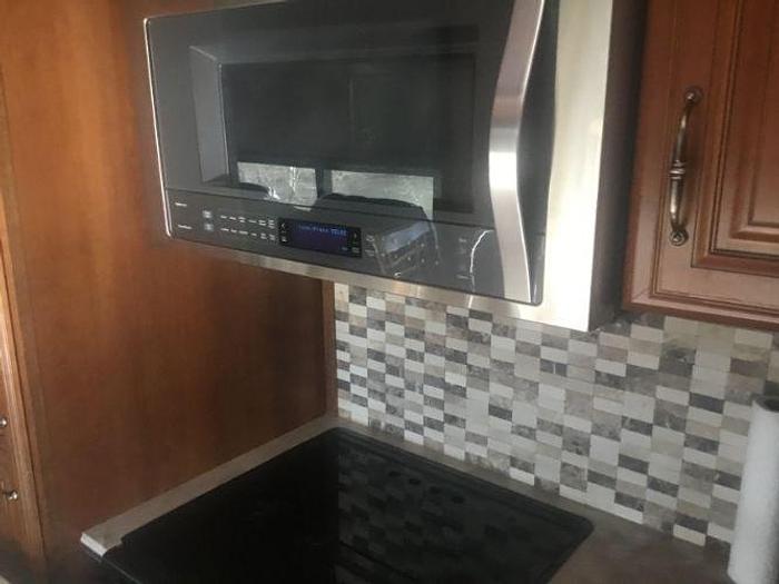 Used 2017 Crossroads Redwood Sequoia M-38KGKS