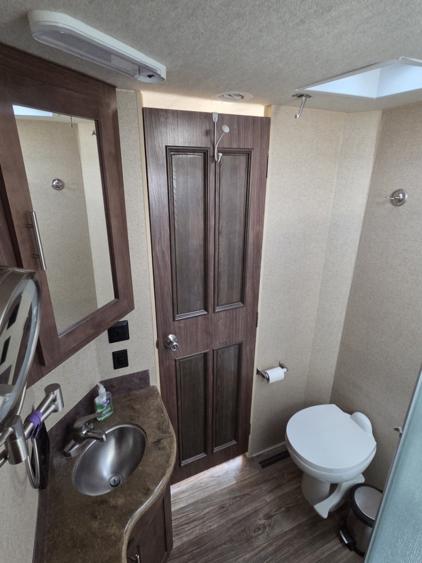 Used 2020 Northwood Grande Ronde Arctic Fox 27-5L Fifth Wheel