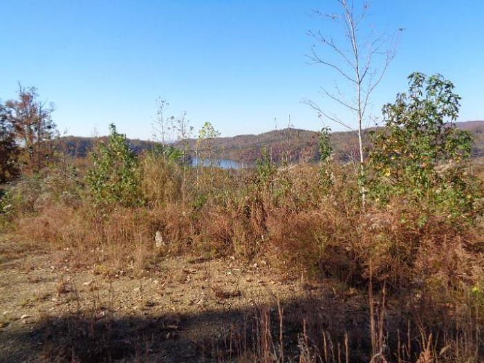 Used LOT 22 TWIN FEATHERS DR