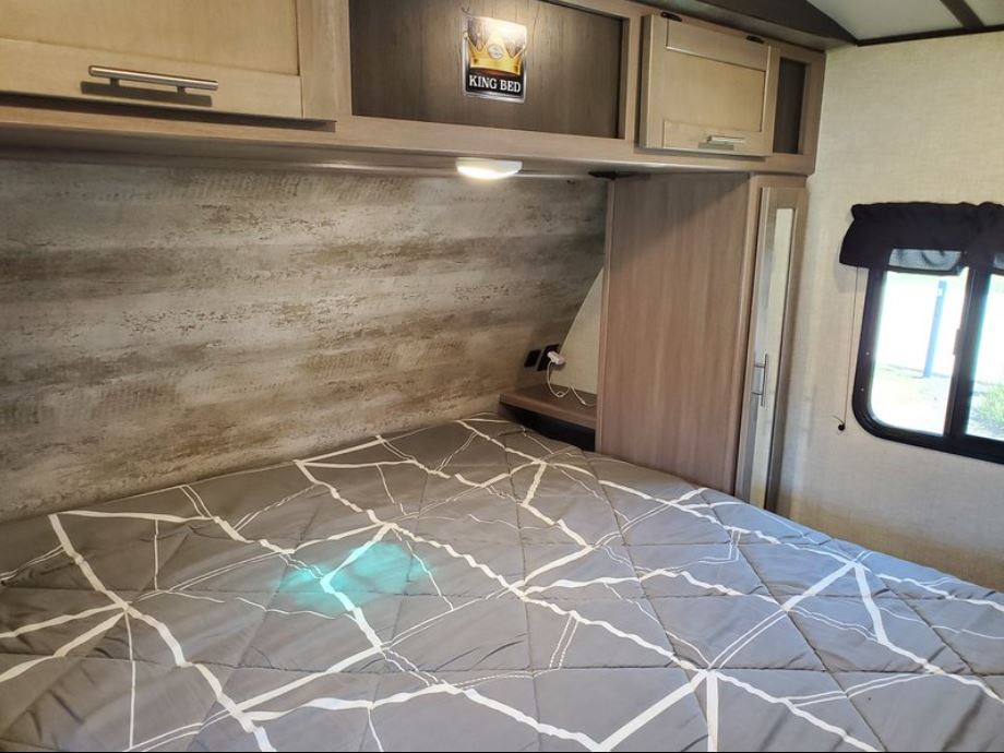 Used 2021 CrossRoads Sunset Trail 289QB