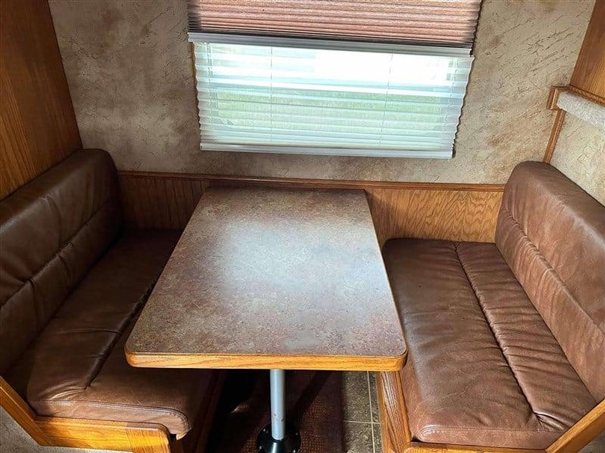 Used 2006 Cimarron Norstar Three Horse with Living Quarters