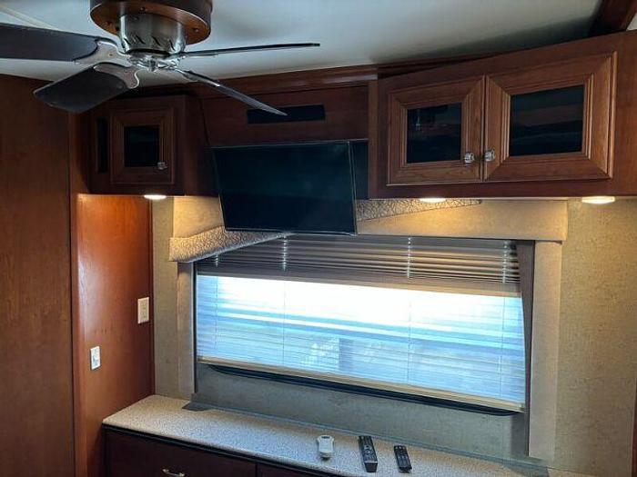 Used 2008 Fleetwood Revolution LE 40E