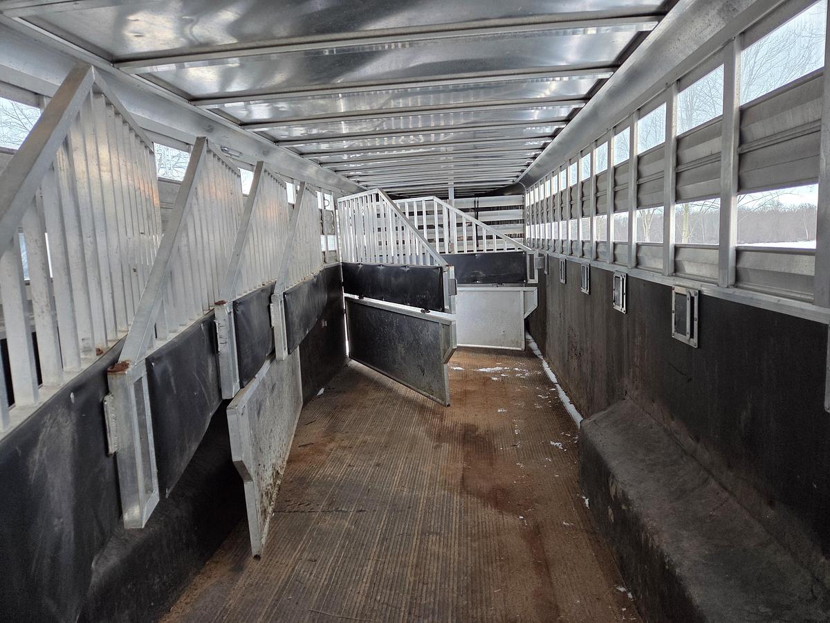 Used 2018 Kiefer Horse Trailer