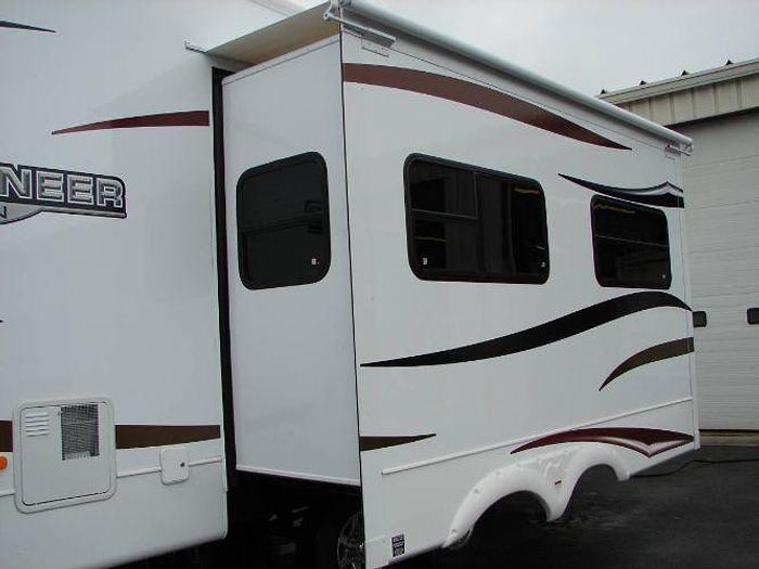Used 2011 Keystone Montana Mountaineer 295RKD