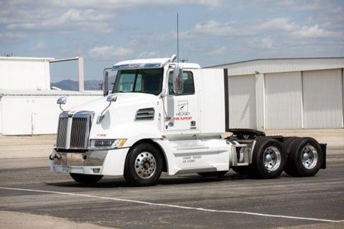 Used 2018 Western Star Sleeper Semi Truck