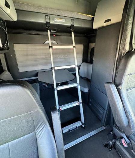 Used 2020 Freightliner CASCADIA 126