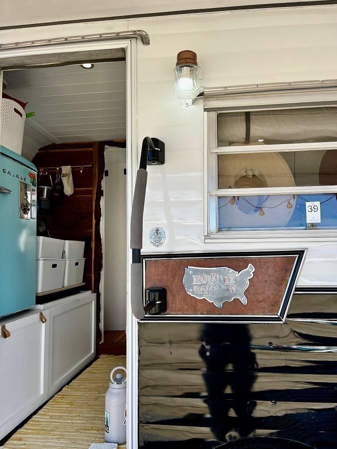 Used 1968 Holiday Vacationer