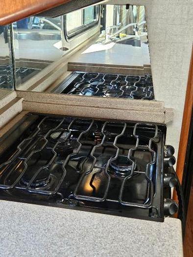 Used 2005 Fleetwood Southwind 37L