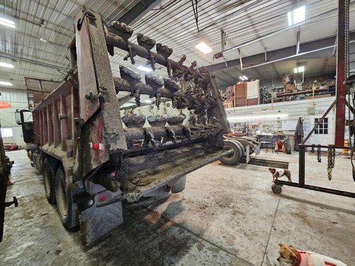 Used 1993 Peterbilt 379 Manure Spreader