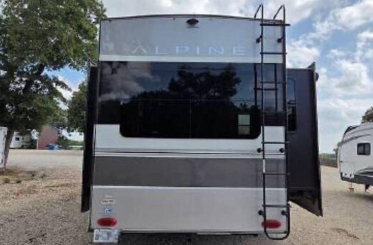 Used 2024 Keystone Alpine 3303CK Fifth Wheel