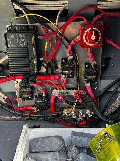 Used 2023 Offshore Boat 25'