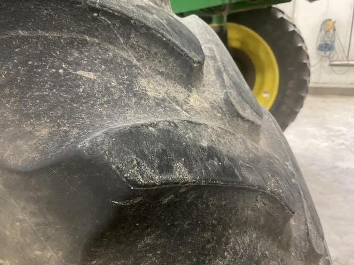 Used 2001 John Deere 4710 Self Propelled Sprayer