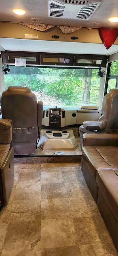 Used 2017 Thor Windsport 34J