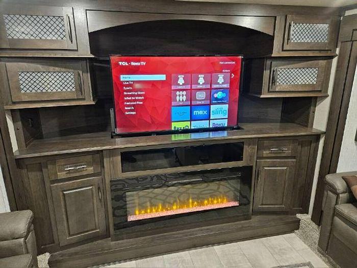 Used 2021 Grand Design Momentum 376TH