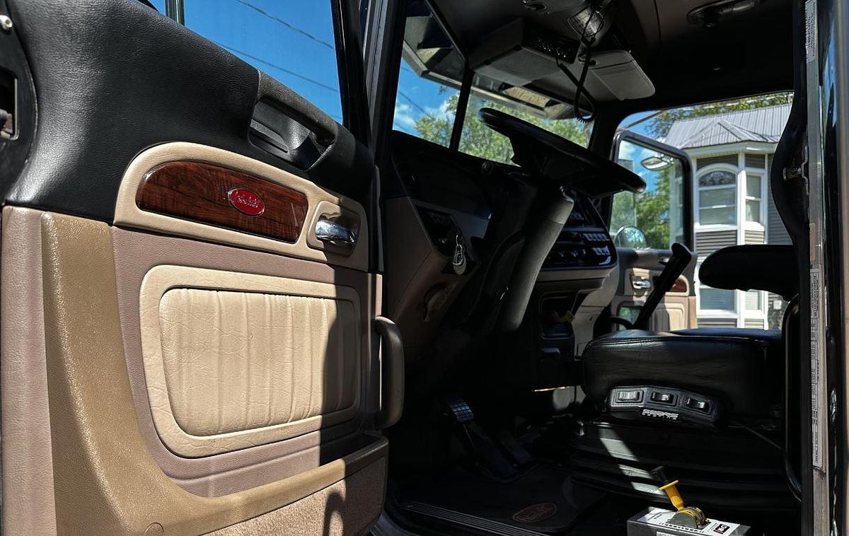 Used 2023 PETERBILT 389 Conventional Sleeper Semi