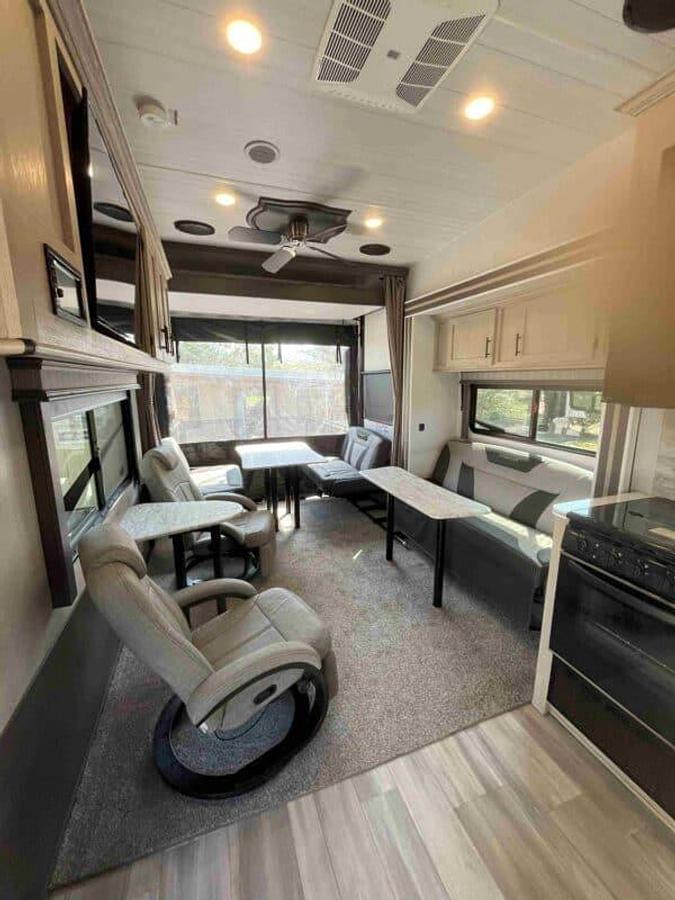 Used 2023 Forest River Sandstorm 286GSLR